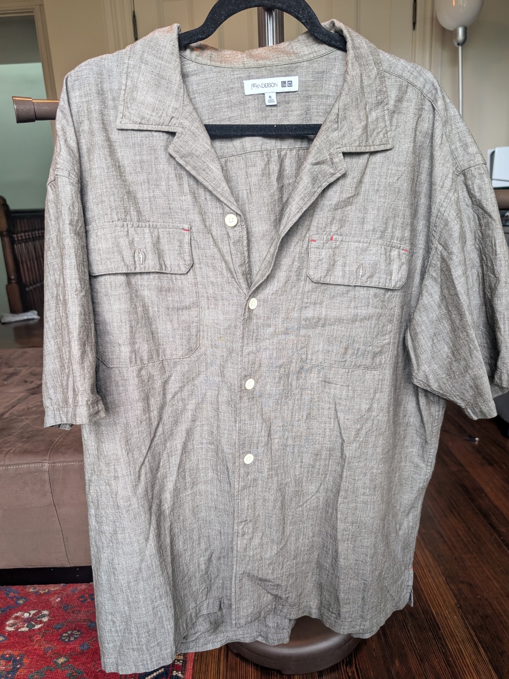 UNIQLO JW Anderson Men’s Short Sleeve Linen Shirt in Light Khaki / Brown